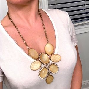 Chain and jewel gold metal necklace